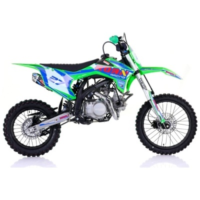 Moto de motocross verde e azul com pneus de barro e texto KOAN RACING