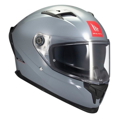 Capacete integral cinza prateado com viseira transparente e etiqueta vermelha MT HELMETS