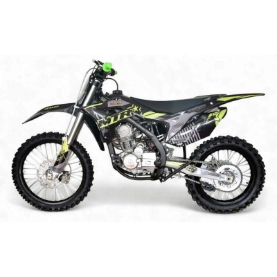 Motocross preta e verde com pneus off-road e motor visível