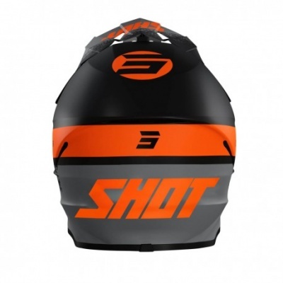 Capacete desportivo preto, laranja e cinza com o texto SHOT na parte traseira
