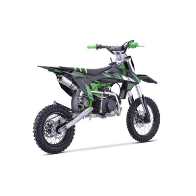 Motocross preto e verde com pneus cravados em fundo branco