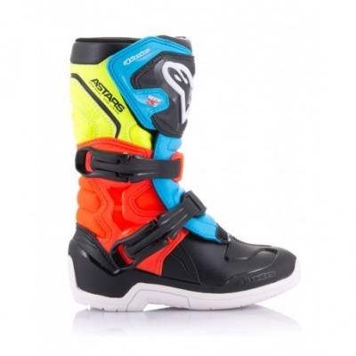 Bota de motocross colorida com fivelas e proteções