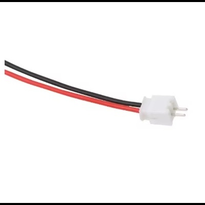 Conector elétrico com dois pinos e cabos vermelho e preto