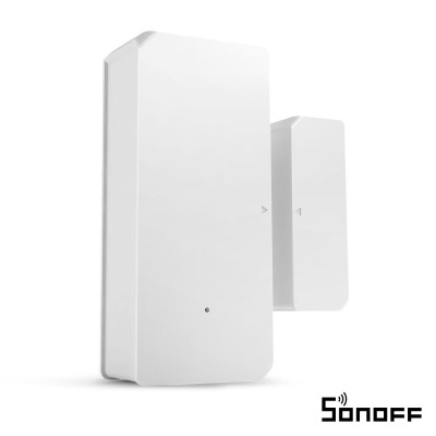 Dispositivo branco Sonoff com duas partes retangulares e superfície lisa.