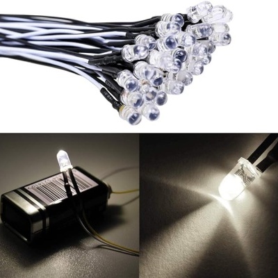 Conjunto de LEDs transparentes com cabos preto e branco