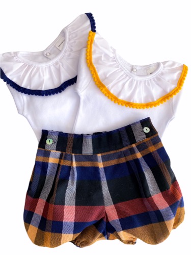 Calção em xadrez azul e amarelo