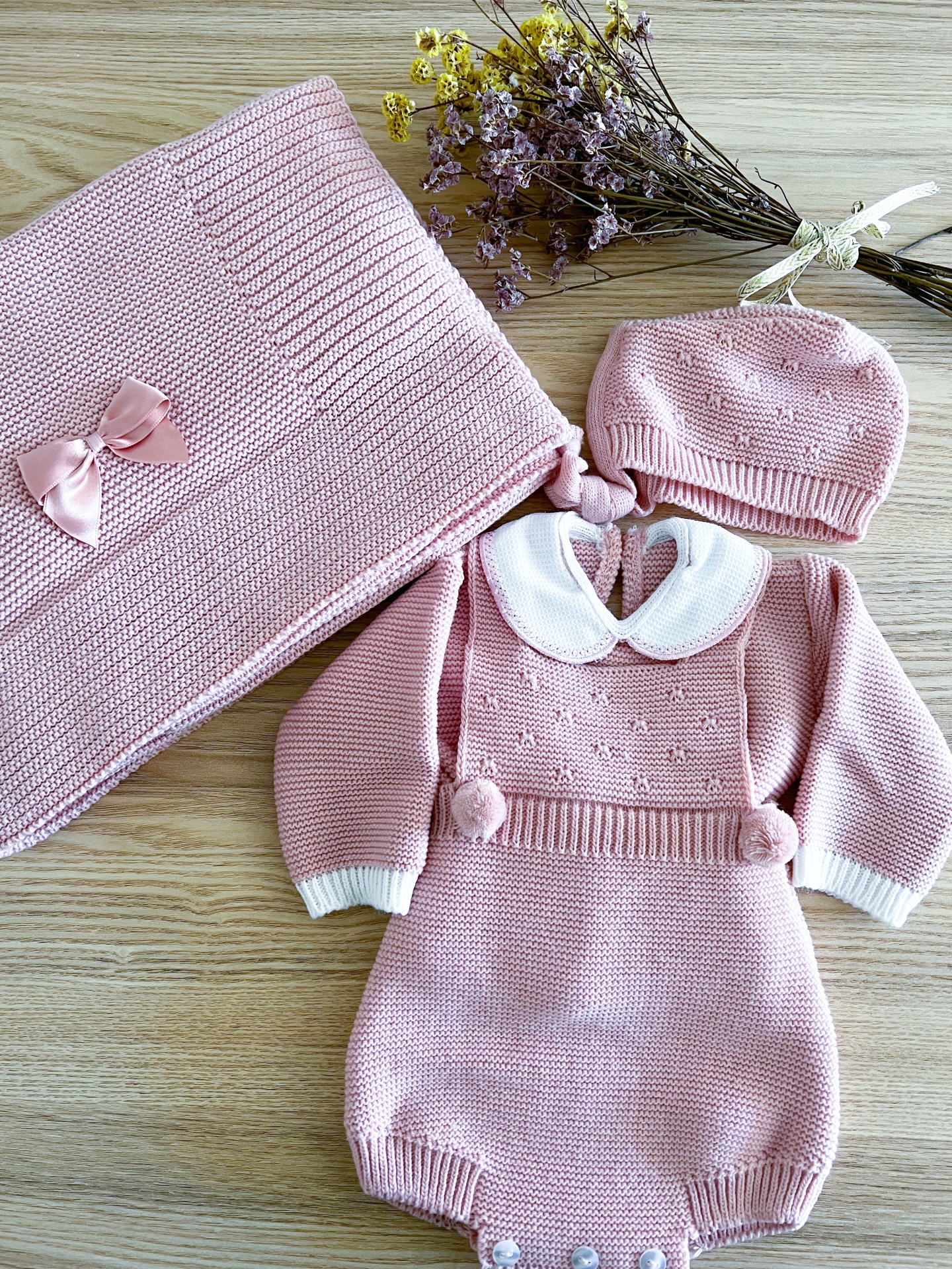 Conjunto de Jardineiras em malha rosa velho