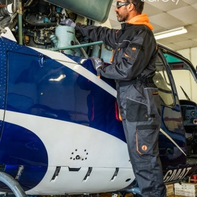 CORDOUO Fato macaco com um fecho. Poliéster/algodão (65/35). 245 GM2