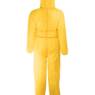 Macacão de proteção amarelo com capuz visto de costas