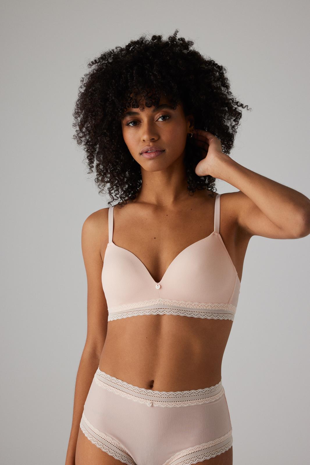 Soutien&#x20;ysabel&#x20;mora&#x20;copa-b&#x20;10604