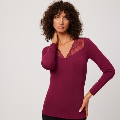 Camisola&#x20;t&#x00E9;rmica&#x20;com&#x20;manga&#x20;e&#x20;decote&#x20;em&#x20;bico&#x20;rendado&#x20;ysabel&#x20;mora&#x20;70014