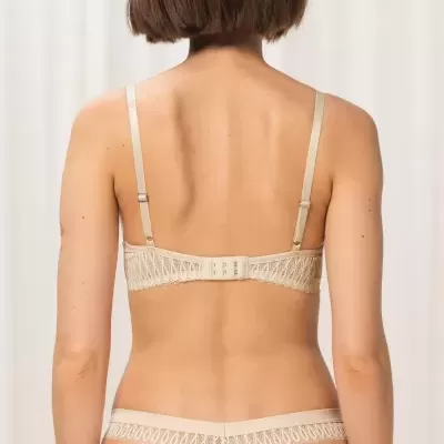 AURA&#x20;SPOTLIGHT&#x20;WHP