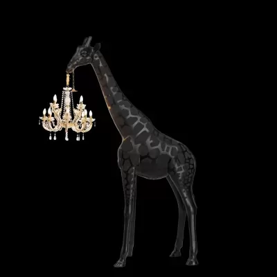 GIRAFFE IN LOVE  M Indoor