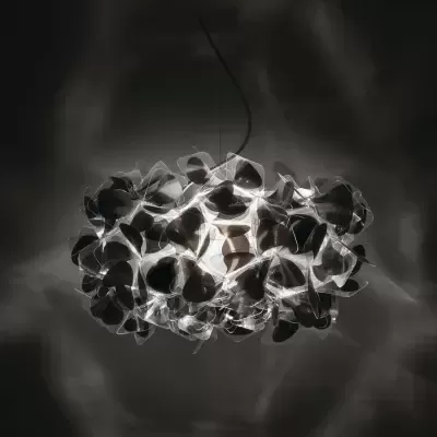Candeeiro de teto suspenso preto e branco com design em várias peças curvas