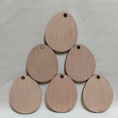 Conjunto de 3 ovos madeira 6x5cm c/furo APL03