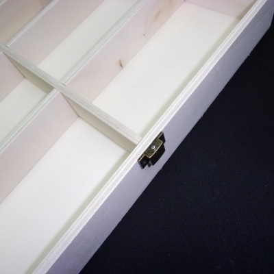 Caixa 32x30x7cm c/div. e vid.acríl. C3230