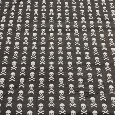 TECIDO FABRICART Caveiras preto/branco