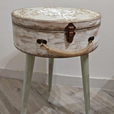 Mesa "mala" 3 pés mdf/madeira CADENCE 41x41x60cm  650141