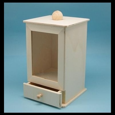 Móvel em madeira branco com vidro frontal e gaveta inferior