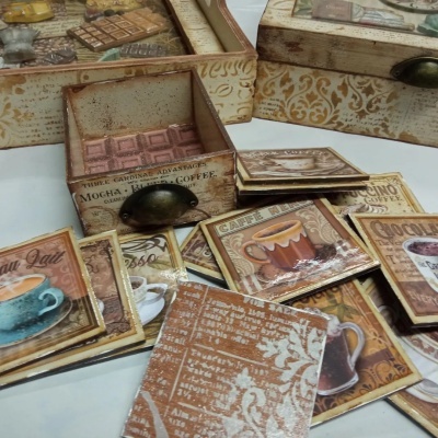 Caixa c/16 bases madeira APL