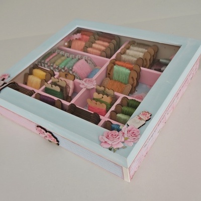 Caixa 32x30x7cm c/div. e vid.acríl. C3230