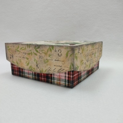 2 TABULEIROS madeira Natal 17,5x17,5x7,5 - 19x19x6cm 871067 "Tim Holtz"