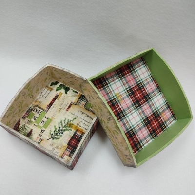 2 TABULEIROS madeira Natal 17,5x17,5x7,5 - 19x19x6cm 871067 "Tim Holtz"