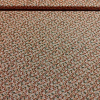 tecido com padrão floral miúdo em tons castanhos e verdes