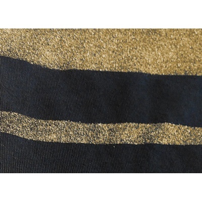 tecido com riscas pretas e douradas com texturas diferentes