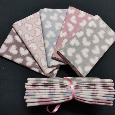 Conj. de 5 FQ "Love Family" BY VÉRONIQUE REQUENA Corações