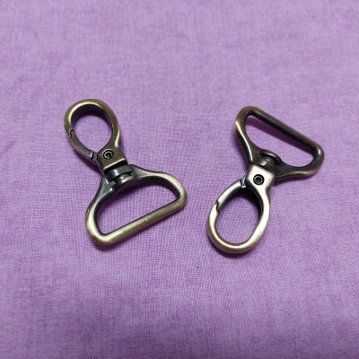 Mosquetão ouro velho (2un) 32x48mm 25mm int. C9011