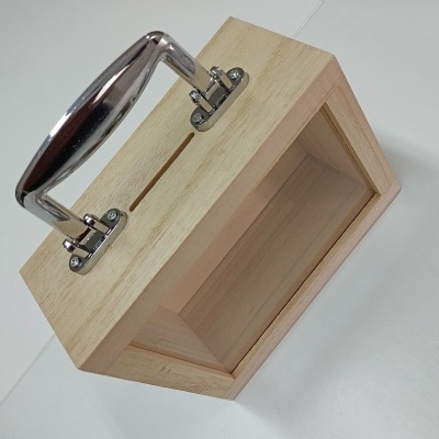 Malinha mealheiro madeira 18x8x13cm