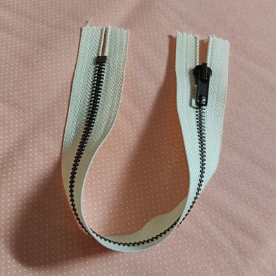 FECHO METAL OURO VELHO S/D BEGE 70CM 901170