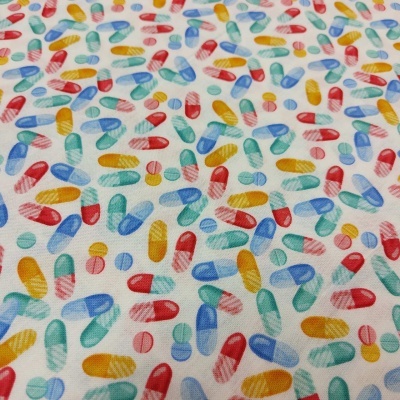 TECIDO Blank Quilting Pam Branch "Doctors ara everyday heroes" 1926 T1701