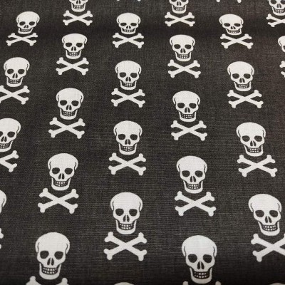 TECIDO FABRICART Caveiras preto/branco