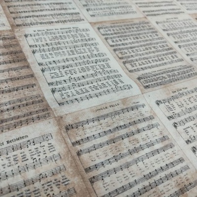 Tecido FreeSpirit Tim Holtz Eclectic Elements Classic Carol - Neutral PWTH161 T1684