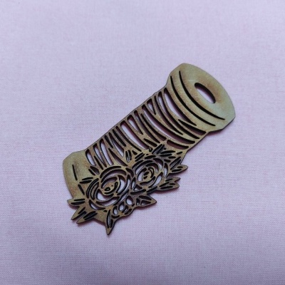 Carinho de linhas c/flores mdf 8,5x4cm 3652