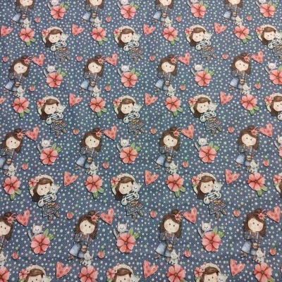 Tecido azul com padrão de meninas, corações e flores