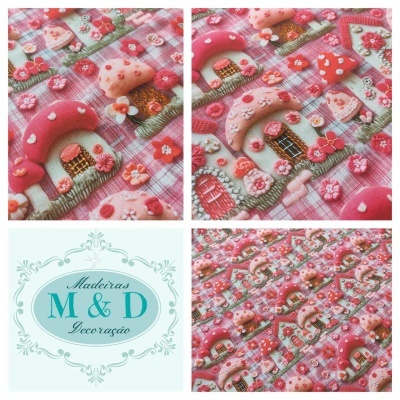 Tecido estampado com casas de cogumelo e logótipo Madeiras M&D Decoração