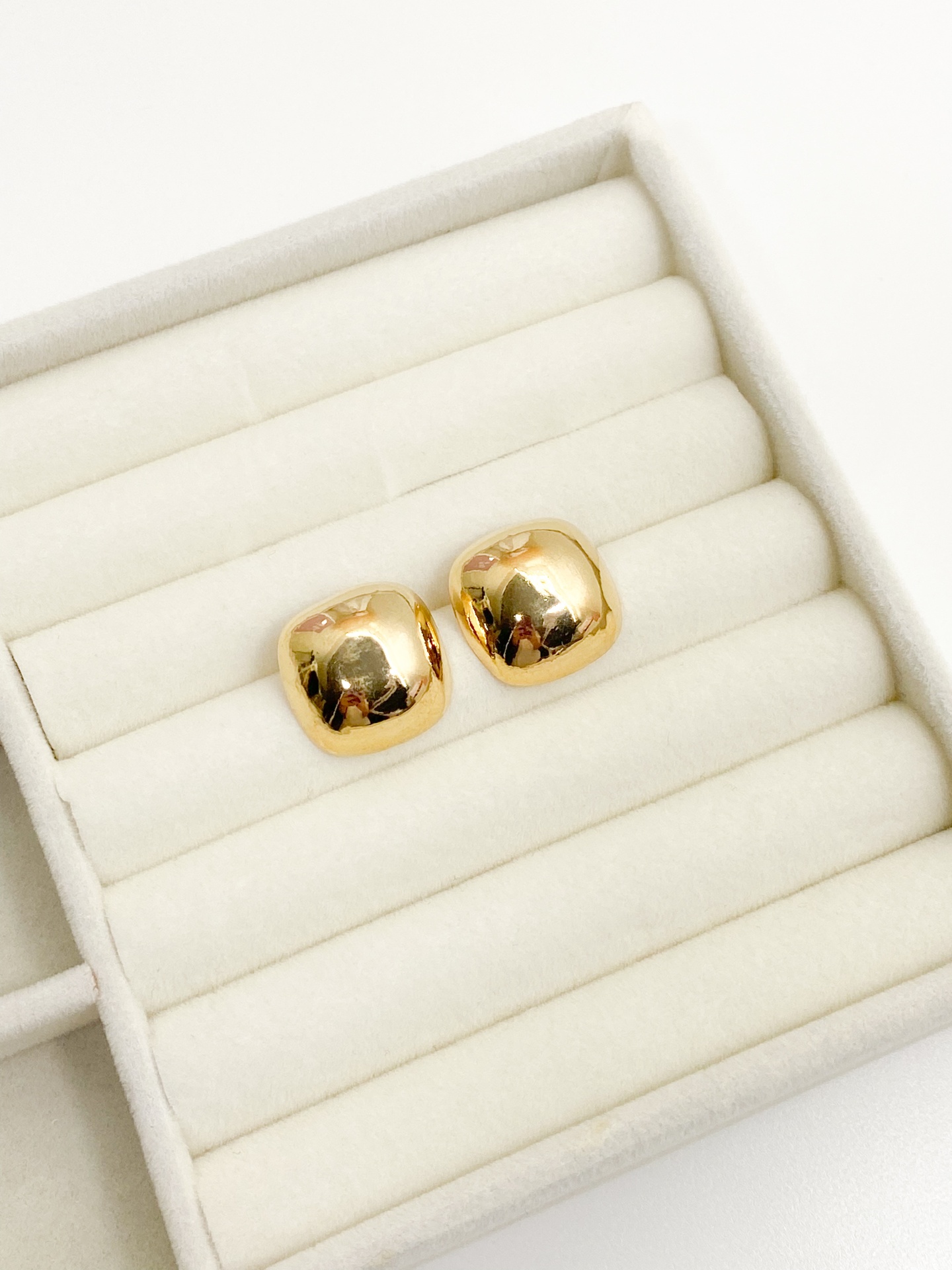Brinco Bold Quadrado - Banhado Ouro 18k
