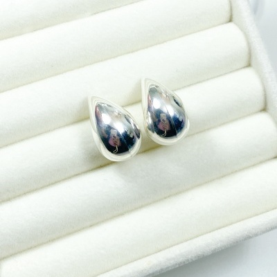 Brinco&#x20;Gota&#x20;-&#x20;Inspira&#x00E7;&#x00E3;o&#x20;-&#x20;Banhado&#x20;Prata&#x20;925