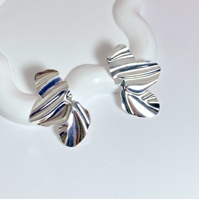 Brinco&#x20;Meia&#x20;Flor&#x20;Org&#x00E2;nico&#x20;M&#x20;-&#x20;Banhado&#x20;Prata&#x20;925