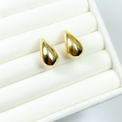 Brinco&#x20;Gota&#x20;-&#x20;Inspira&#x00E7;&#x00E3;o&#x20;-&#x20;Banhada&#x20;Ouro&#x20;18k