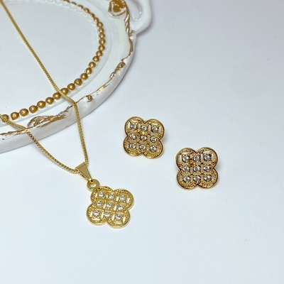 Conjunto&#x20;Trevo&#x20;com&#x20;Zirc&#x00F3;nicas&#x20;-&#x20;Inspira&#x00E7;&#x00E3;o&#x20;-&#x20;Banhado&#x20;Ouro&#x20;18k