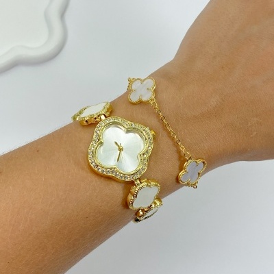 Rel&#x00F3;gio&#x20;Trevo&#x20;Cravejado&#x20;-&#x20;Branco&#x20;com&#x20;Dourado