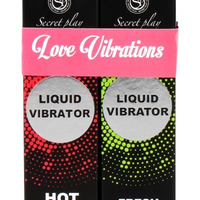 Duas embalagens pretas de estimuladores líquidos com pontos vermelhos e verdes e faixa rosa com texto 'Love Vibrations'