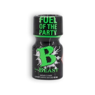 Flaconete preto com texto verde e branco indicado para limpeza de couro.