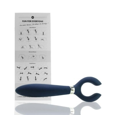 Produto azul em silicone com formato curvo e cartão instruções ao fundo