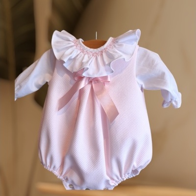 Look Piquet Rosa com gola Smock