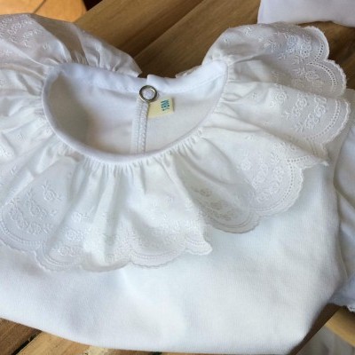 Bordado Inglês Florinhas manga curta